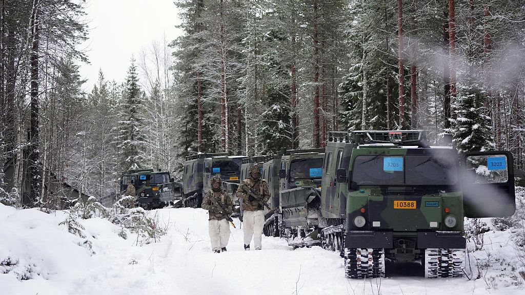 Rusko obnovuje sovětské základny u hranic s Finskem